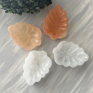 Selenite leaf bowl